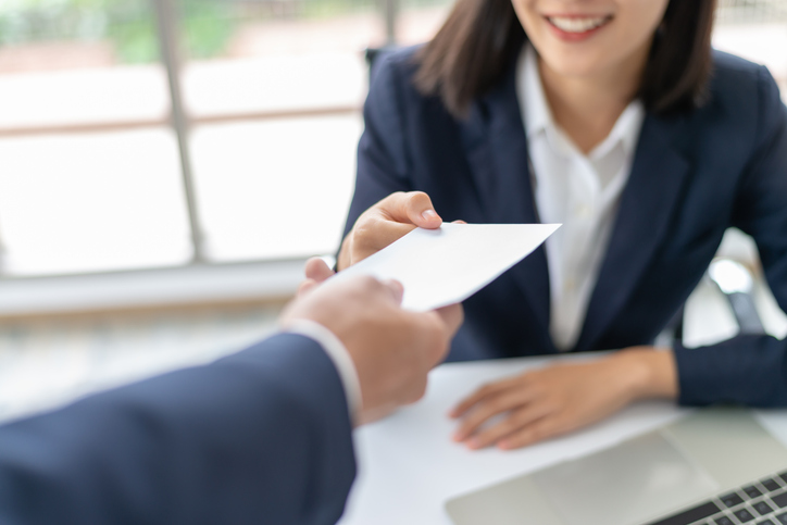 Why Accepting a Counteroffer is a Mistake Featured Image